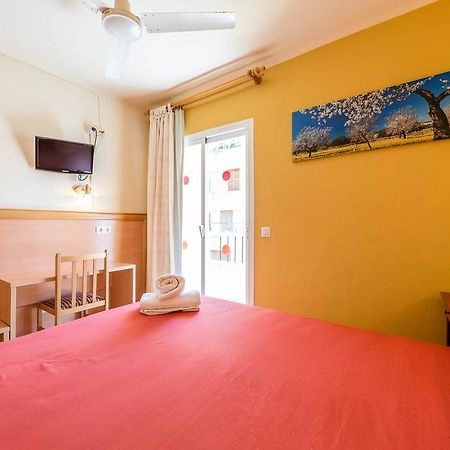 Hostal Residencia Europa Punico อิบิซาทาวน์ ภายนอก รูปภาพ