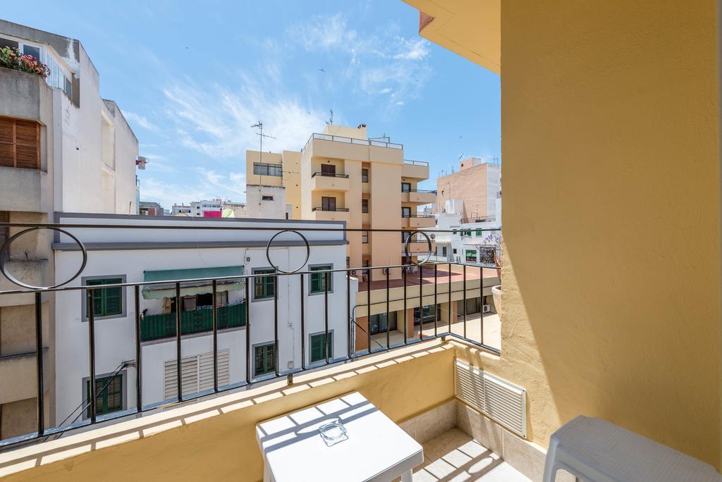 Hostal Residencia Europa Punico อิบิซาทาวน์ ภายนอก รูปภาพ