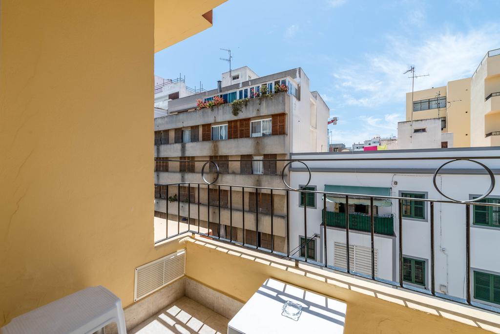 Hostal Residencia Europa Punico อิบิซาทาวน์ ภายนอก รูปภาพ