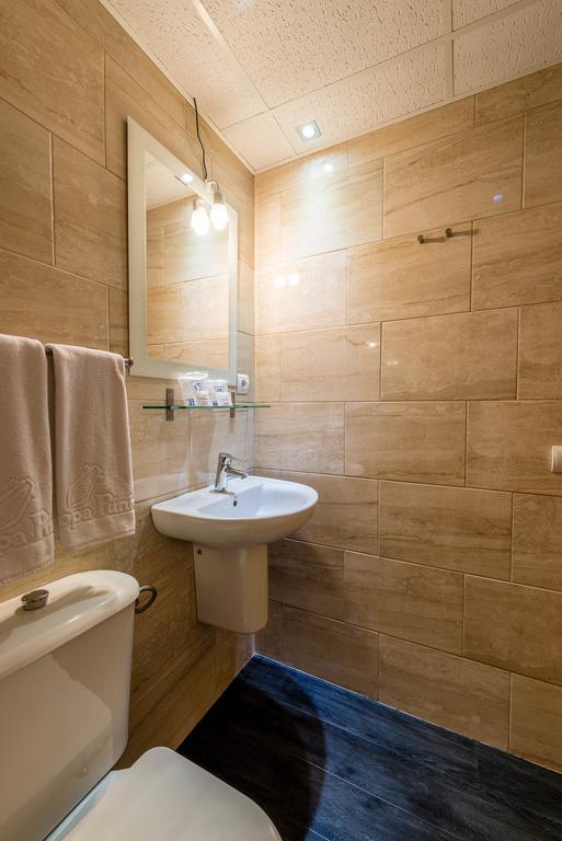 Hostal Residencia Europa Punico อิบิซาทาวน์ ภายนอก รูปภาพ