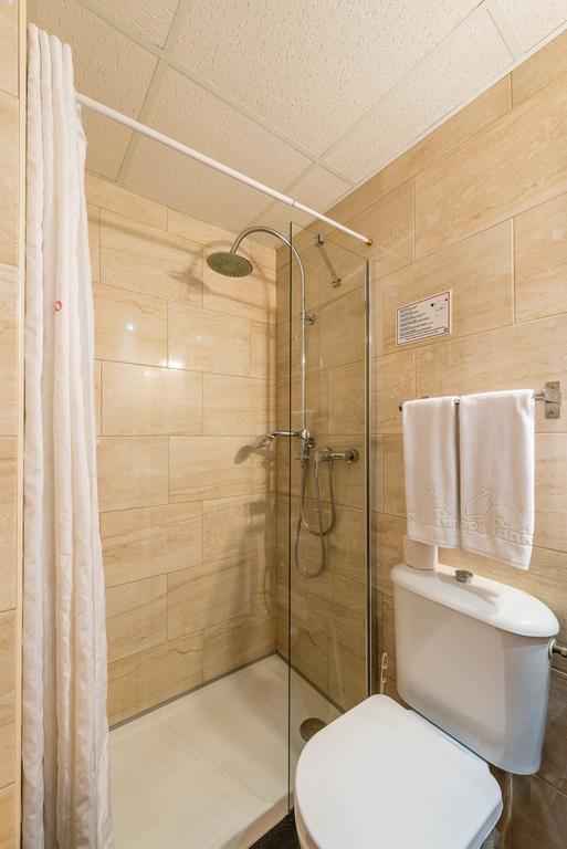 Hostal Residencia Europa Punico อิบิซาทาวน์ ภายนอก รูปภาพ