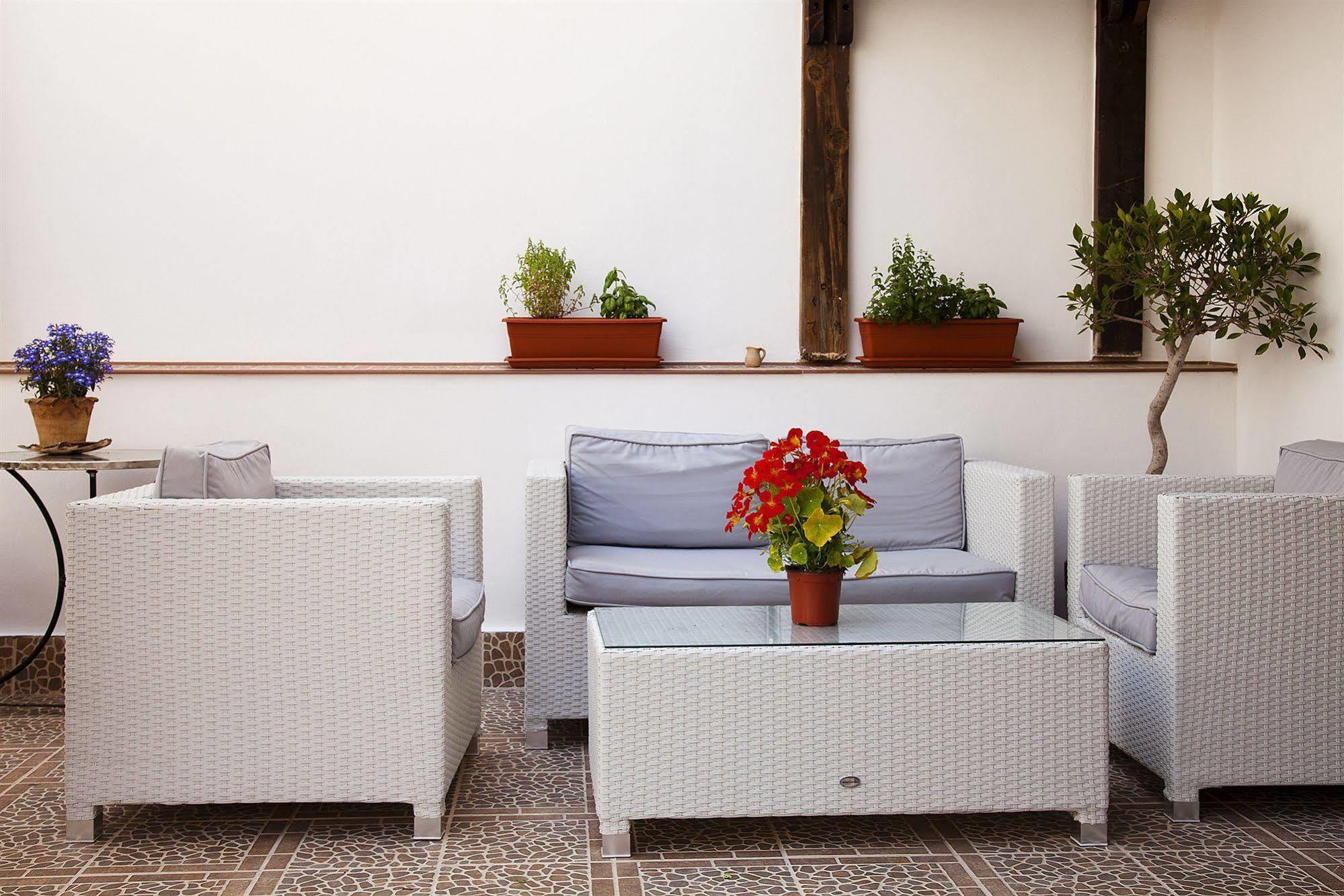 Hostal Residencia Europa Punico อิบิซาทาวน์ ภายนอก รูปภาพ